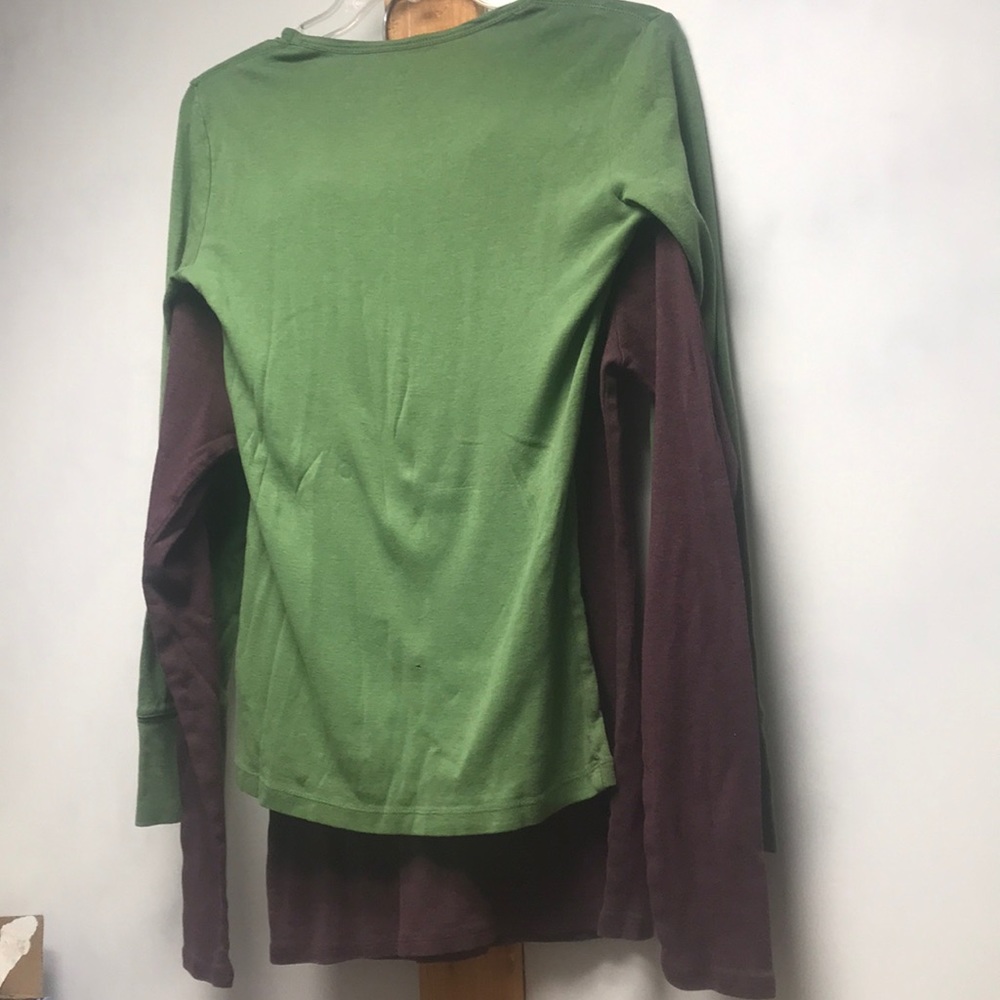 Women’s T shirts -2 small & medium size - Picture 5 of 13